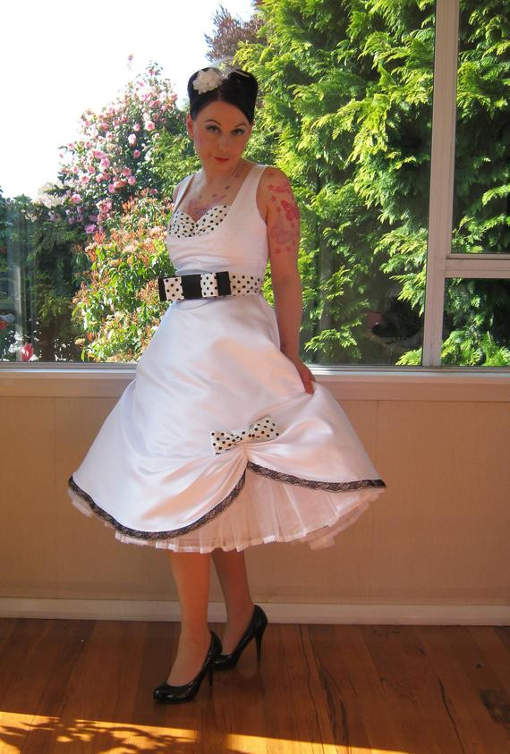 Rockabilly Wedding Dress
 Pin Up Wedding Dress in a 1950s Rockabilly Style with Polka