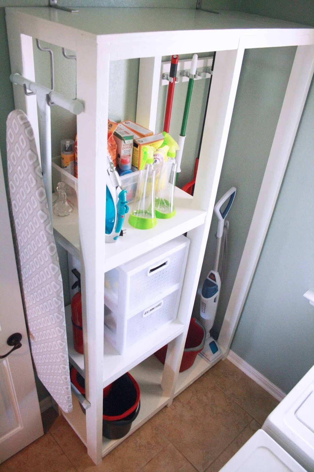 Room Organizers DIY
 DIY Laundry Room Storage Tower