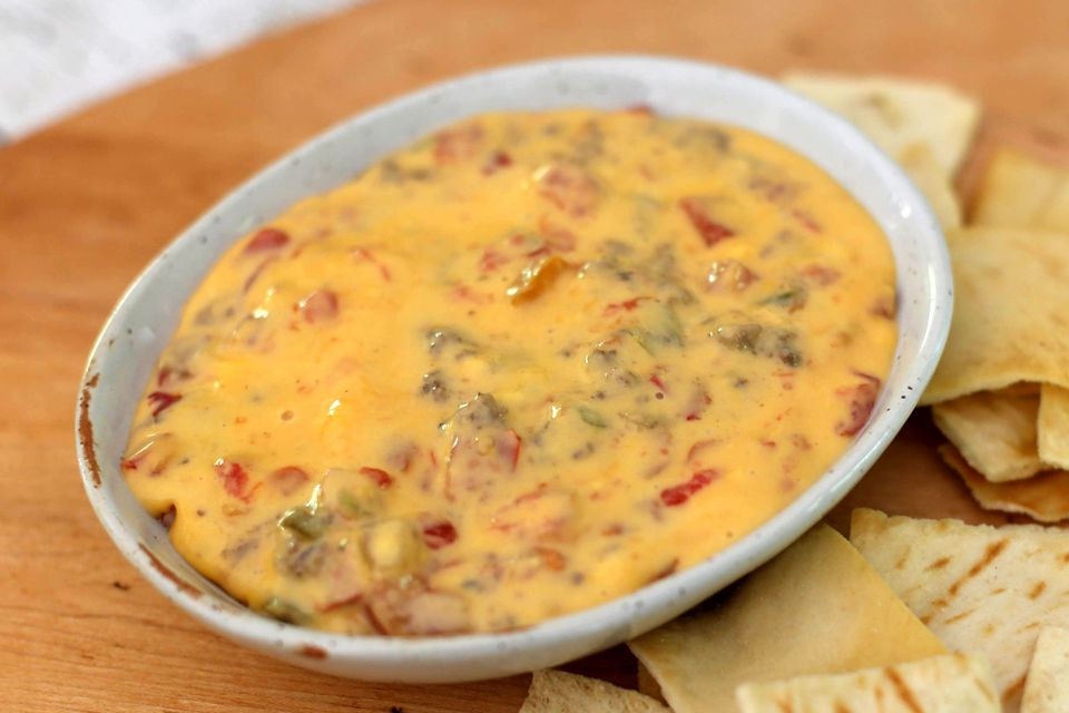 Rotel Dip Recipe With Ground Beef
 Crock Pot Rotel Dip Recipe with Ground Beef and Cheese