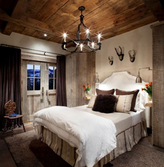 Rustic Bedroom Chandeliers
 37 Startling Master Bedroom Chandeliers That Exudes Luxury