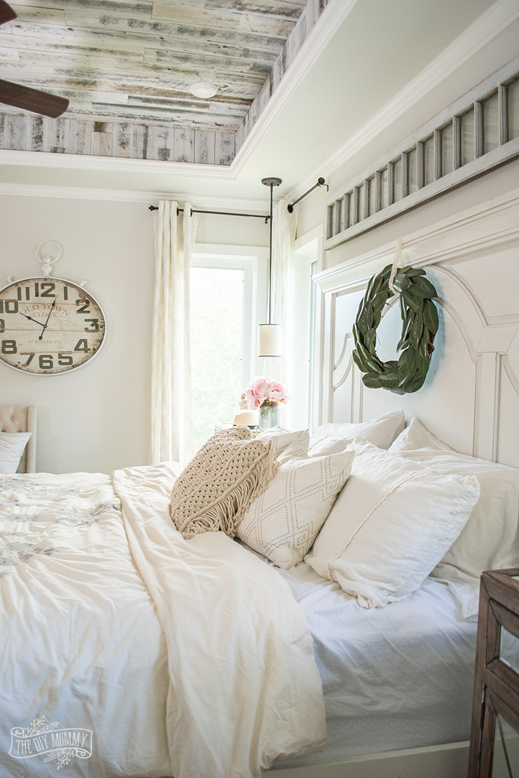 Rustic Country Bedroom
 Summer Bedroom Cleaning Routine & Refresh