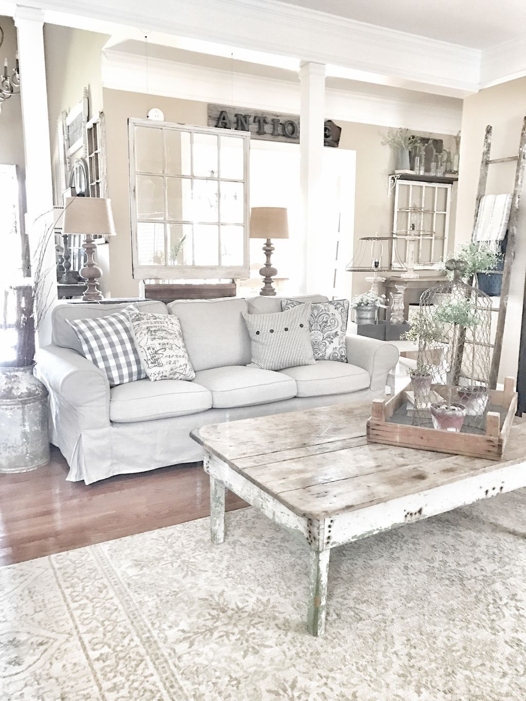 Rustic Shabby Chic Living Room
 Beautiful White Shabby Chic Living Room Decoration Ideas