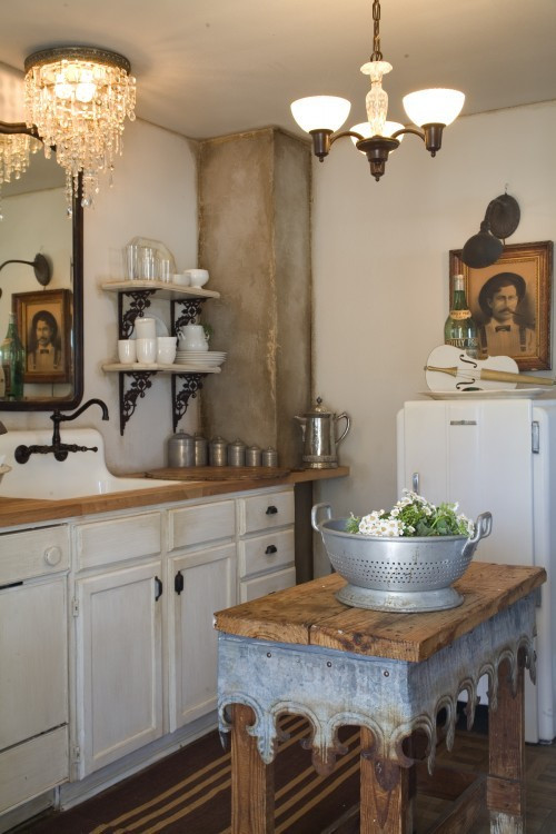 Rustic Style Kitchen
 Pic Nic in the garden Kitchens bohemien or shabby