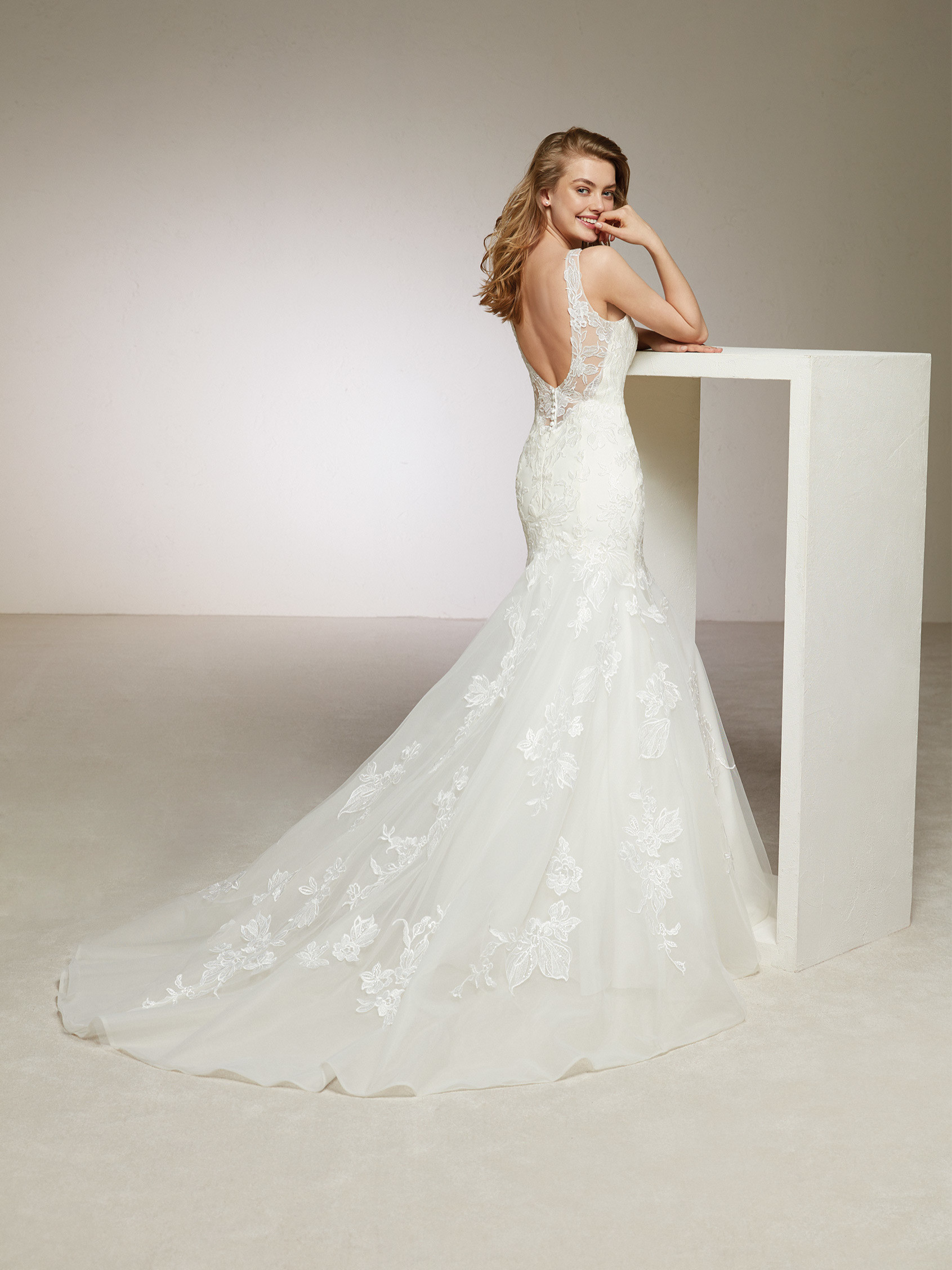 Sale Wedding Dresses
 WEDDING DRESS SALE PRONOVIAS DIVIS UK8 £900