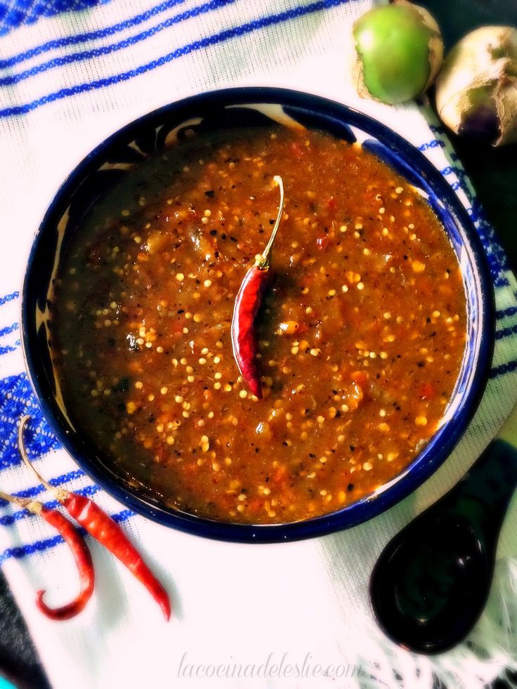 Salsa Mexicana Recipe
 Chile de Molcajete Roasted tomatillo and chile de árbol