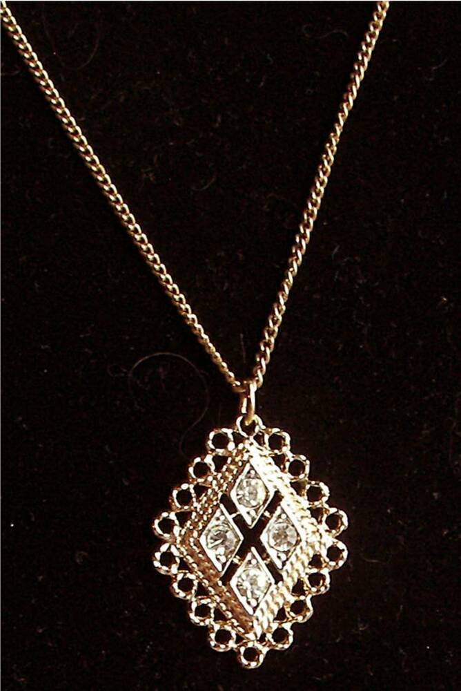 Sarah Cov Necklace
 Rhinestone Necklace "CANDLELITE" Sarah Coventry Jewelry