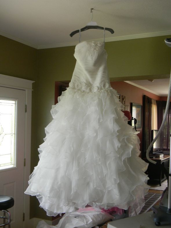 Selling Wedding Dress
 Should I keep or sell my wedding dress