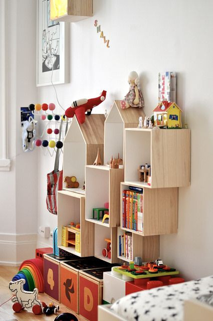 Shelves In Kids Room
 25 Space Saving Kids’ Rooms Wall Storage Ideas Shelterness