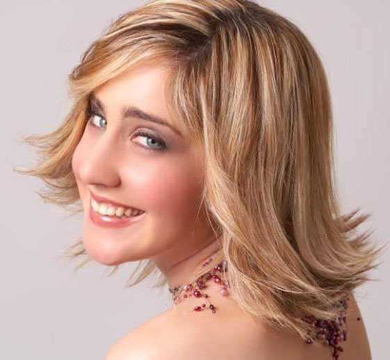 Short Flipped Hairstyle
 Trendy Hairstyles for Short Hair Women
