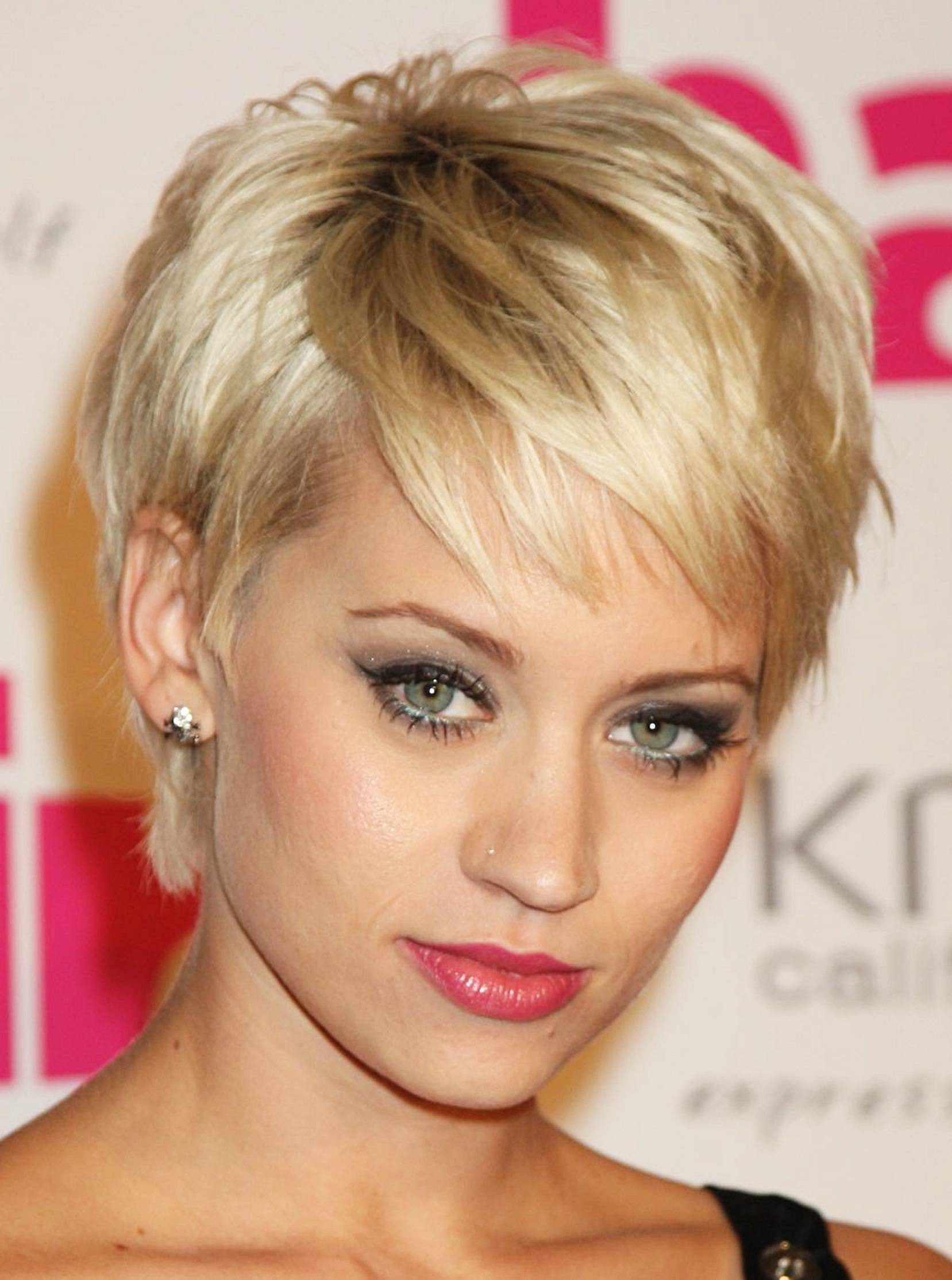 Short Hairstyles Thick Hair
 30 Magnificent Short Haircuts For Thick Hair