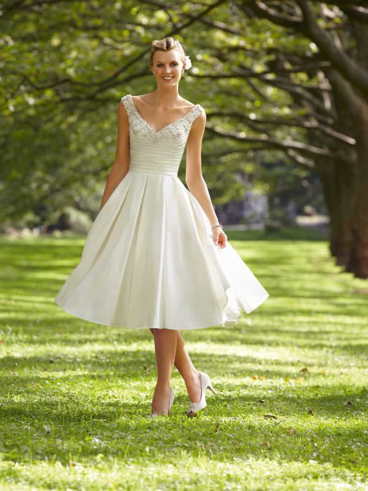 Short Wedding Gown
 Short Wedding Dresses that are Classy & Sassy