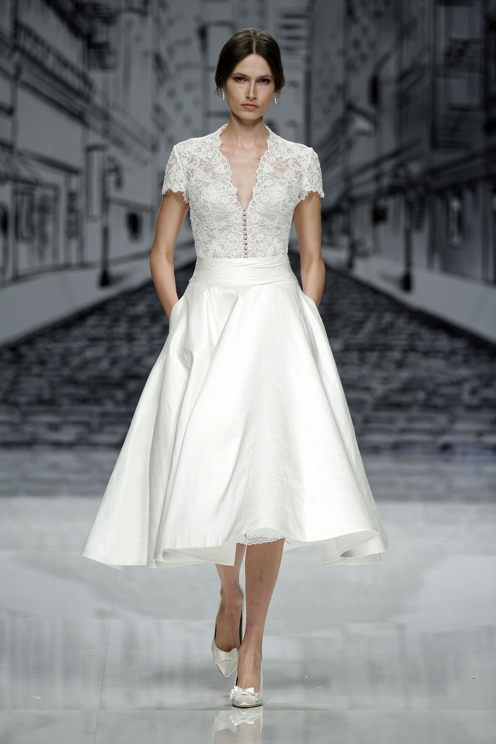 Short Wedding Gown
 13 Short Wedding Dresses for Summer 13 Designer Short