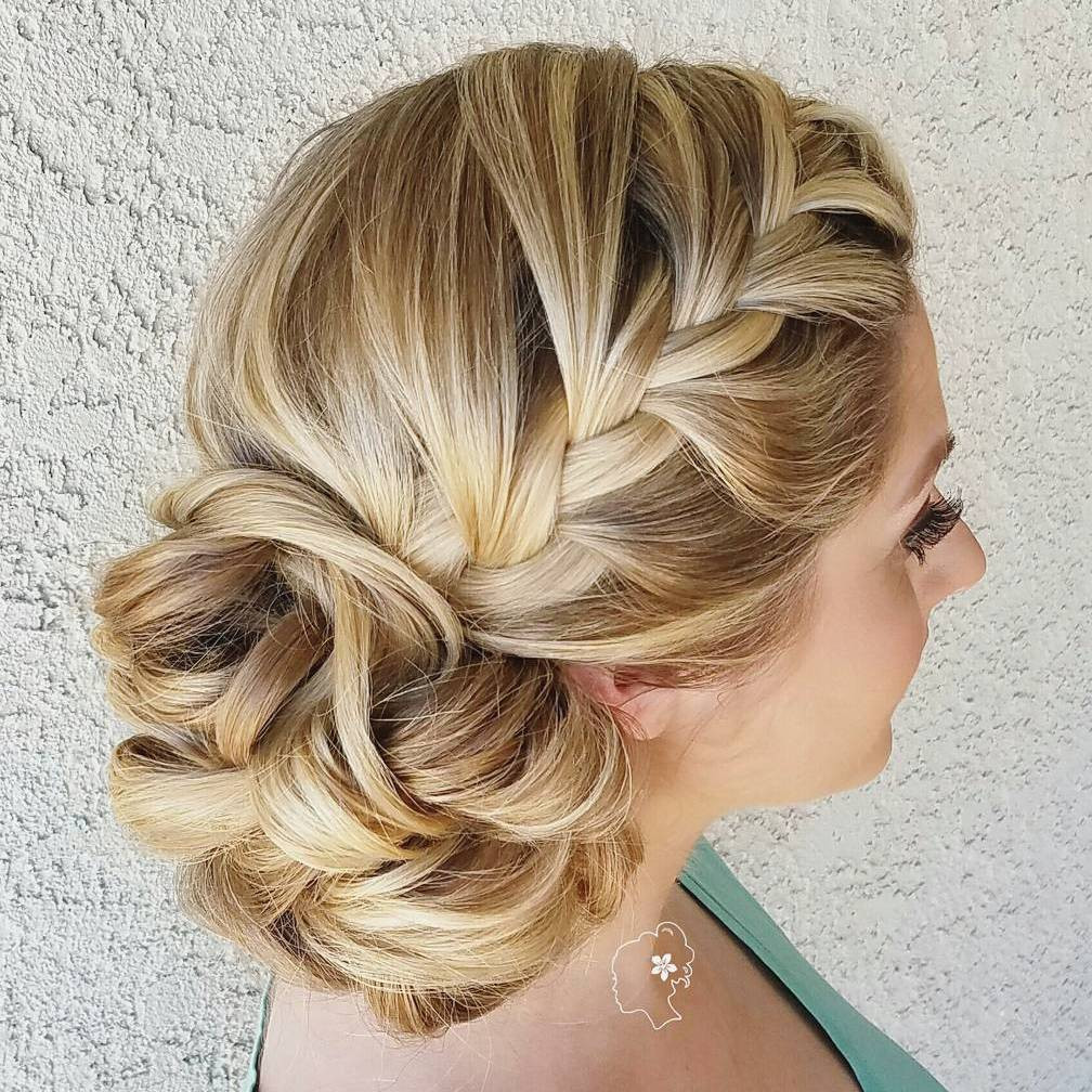 Side Bridesmaid Hairstyles
 40 Irresistible Hairstyles for Brides and Bridesmaids
