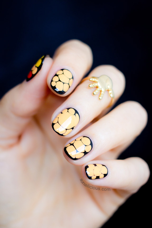 Simple Halloween Nail Designs
 Easy Halloween Nail Art How to