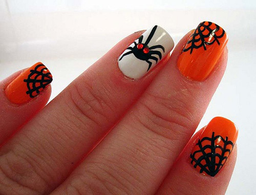 Simple Halloween Nail Designs
 9 Simple and Easy Halloween Nail Art Designs With