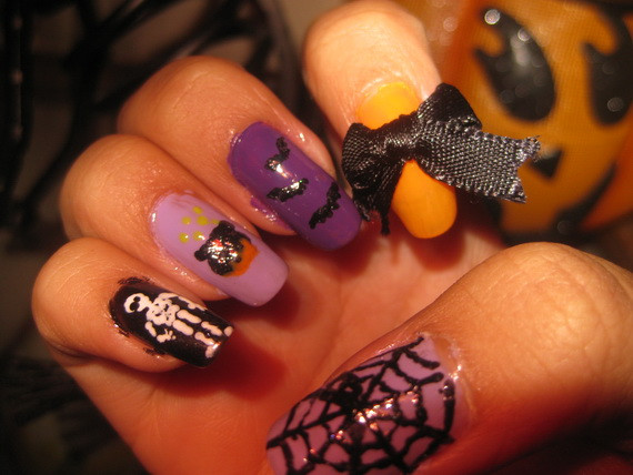Simple Halloween Nail Designs
 Easy Halloween Nail Art Designs To Master family holiday