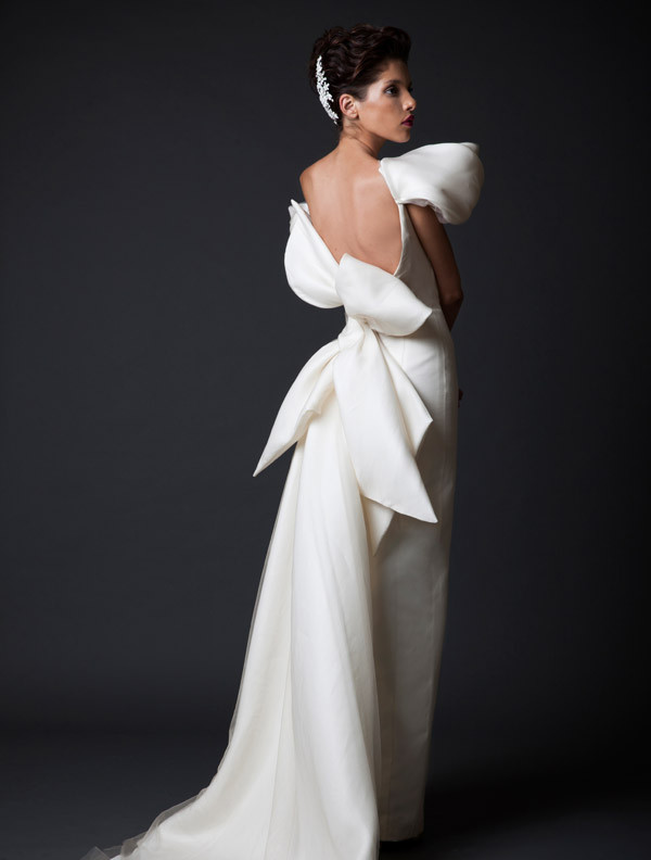 Sleek Wedding Dresses
 25 Sleek Wedding Dresses that Make a Modern Statement and