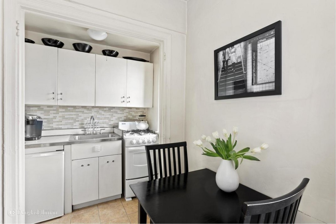 Small Apartment Kitchens
 How to maximize space in a small NYC kitchen