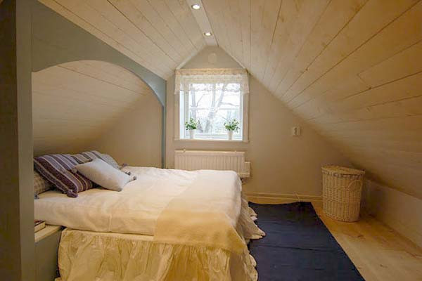 Small Attic Bedroom
 coolpics 10 Coolest attic bedroom