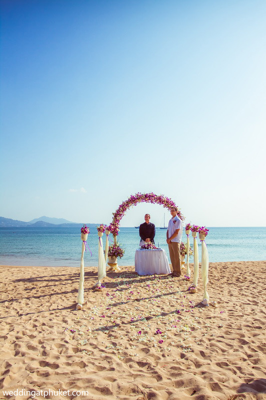 Small Beach Wedding
 Small Bud Cheap Beach Wedding Ceremony Phuket