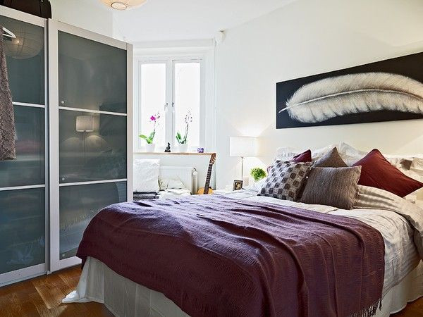 Small Bedroom Inspiration
 40 Design Ideas to Make Your Small Bedroom Look Bigger