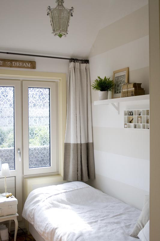 Small Guest Bedroom Ideas
 How to decorate a small guest room