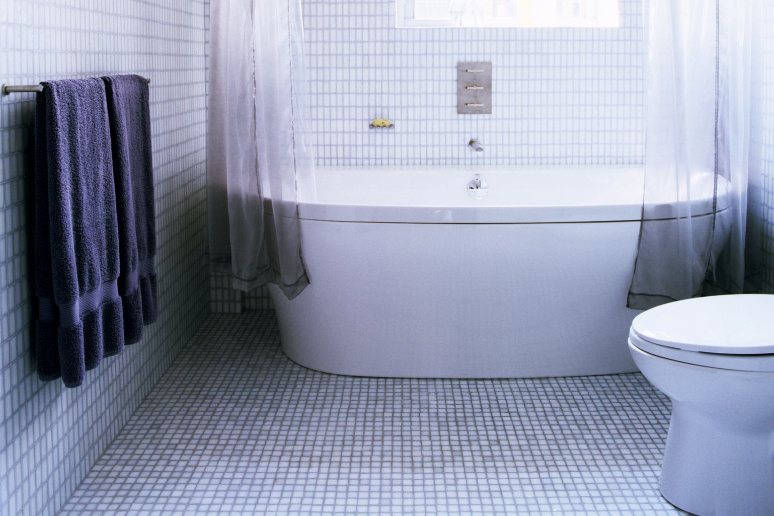 Small Tiled Bathroom
 The Best Tile Ideas for Small Bathrooms