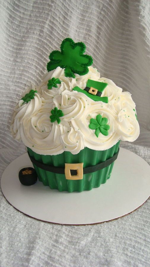 St Patrick Day Cake Ideas
 Giant Cupcake Cake