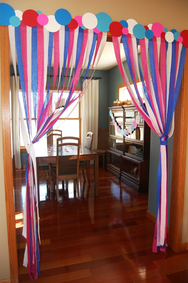 Streamer Decoration Ideas For Birthday Party
 cute idea for streamers