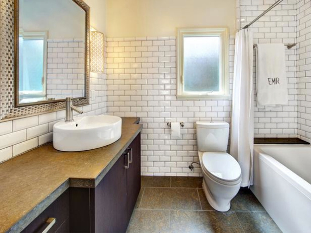 Subway Tile Bathroom Wall
 Tips on Choosing the White Subway Tile for Bathroom