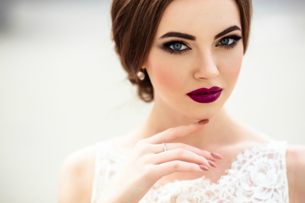 Summer Wedding Makeup
 6 Gorgeous Lipstick Shades for Your Bridal Makeup Look in
