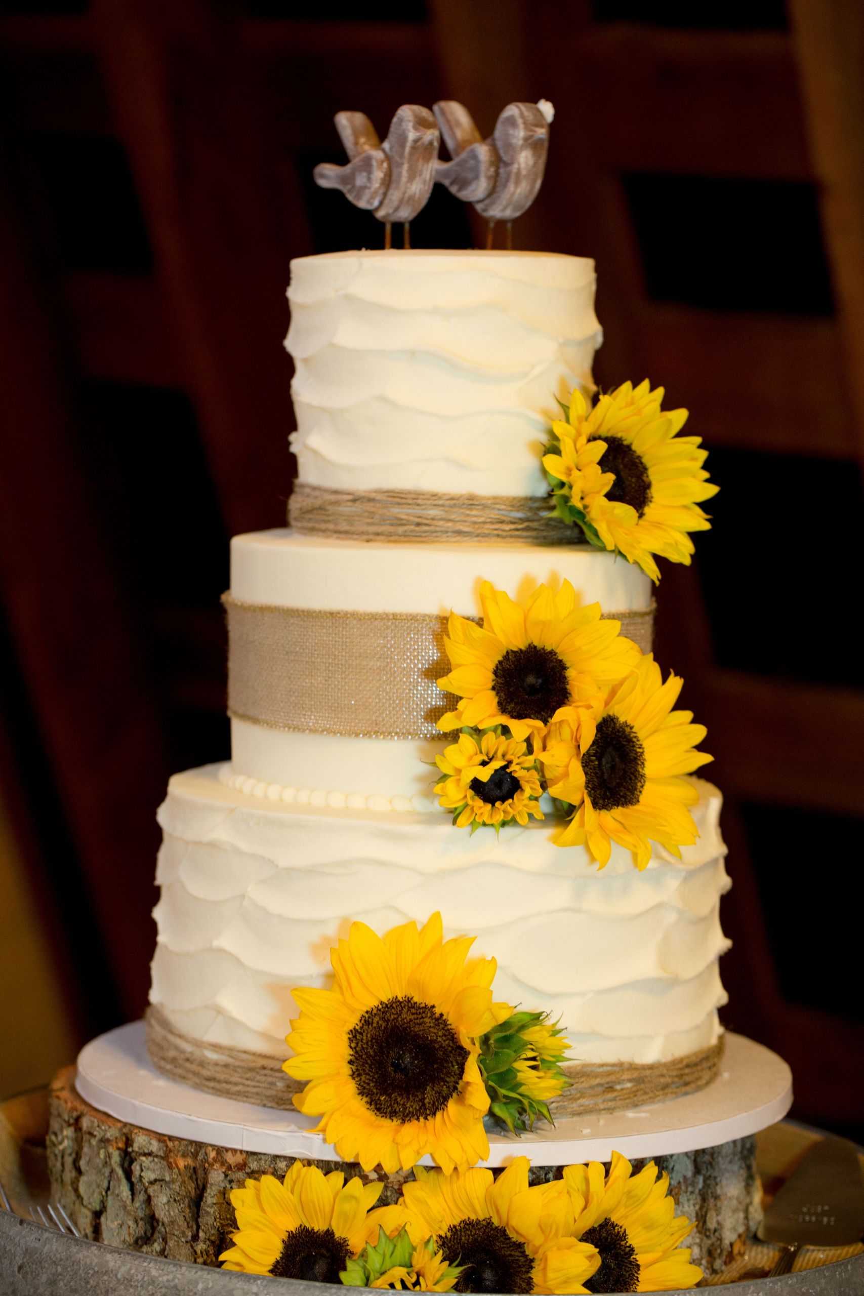 Sunflower Wedding Cakes
 Ivory Wedding Cake with Sunflowers