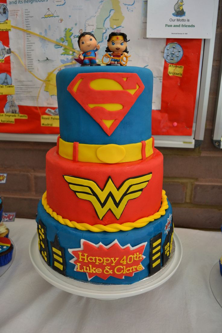 Superman Wedding Cakes
 Superman & Wonder Woman Wedding Cake