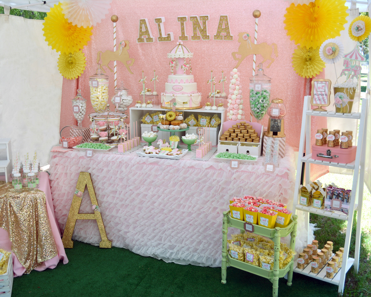 Table Decorations For Birthday Party
 Carousel Birthday Party