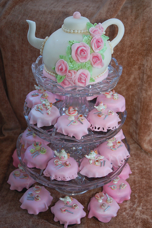 Tea Party Cake Ideas
 DESSERTS The Most Incredible Tea Sets You ve Ever Seen