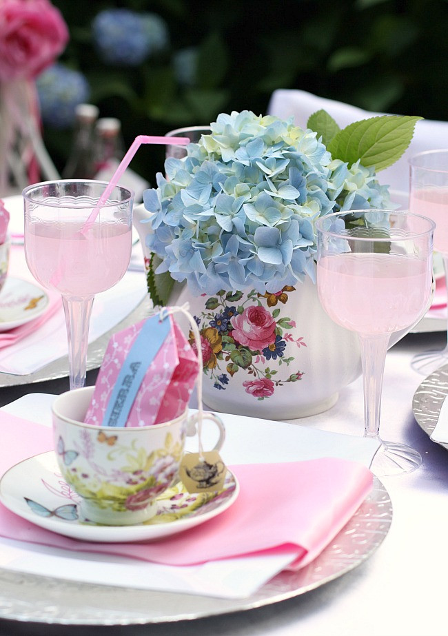 Tea Party Decorations Ideas
 Ideas For A Little Girls Tea Party Celebrations at Home