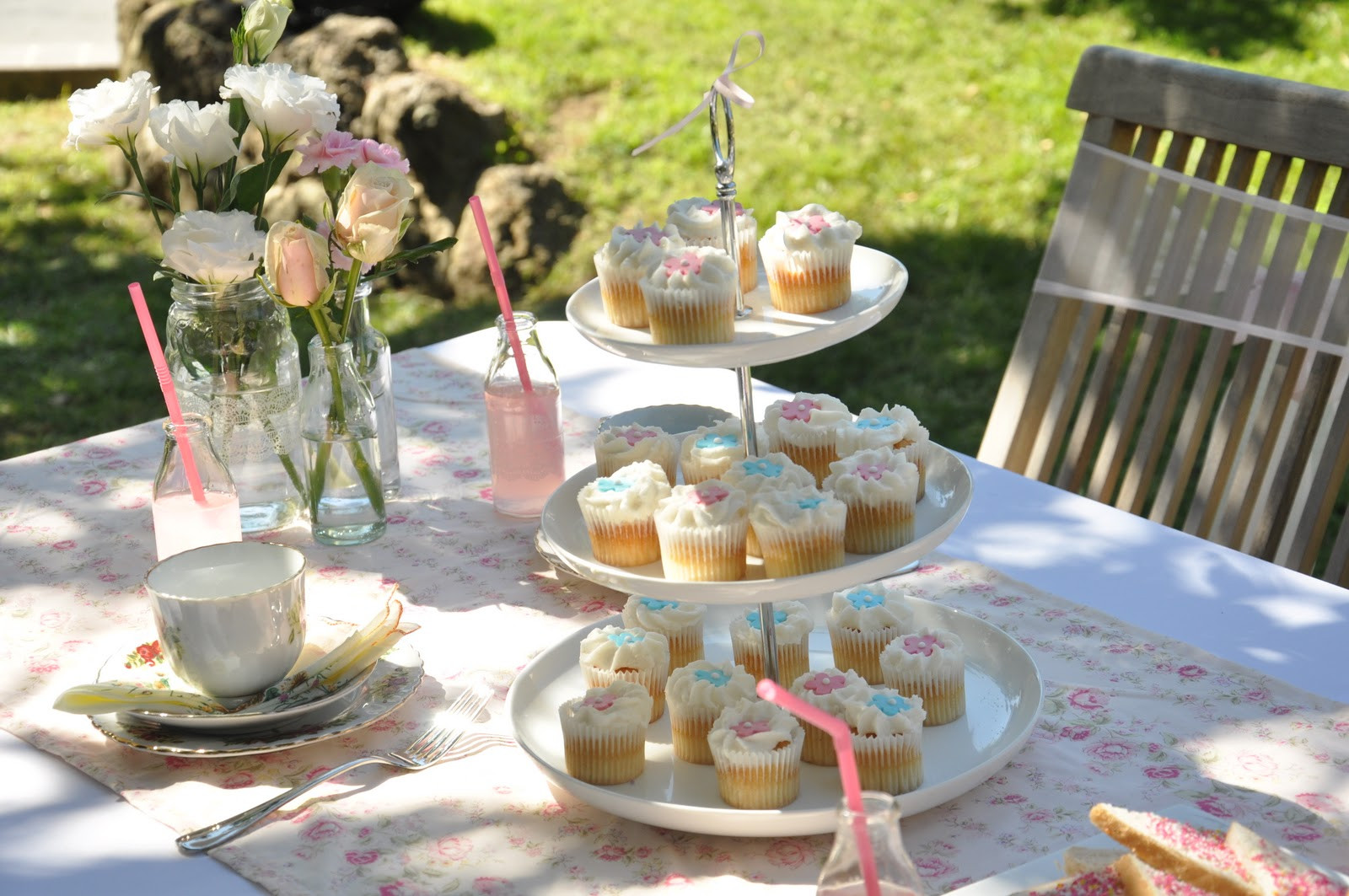 Tea Party Tables Ideas
 Little Sooti Real Parties Vintage Tea Garden Party