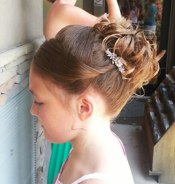Teenage Bridesmaid Hairstyles
 Junior bridesmaid flower girl hair