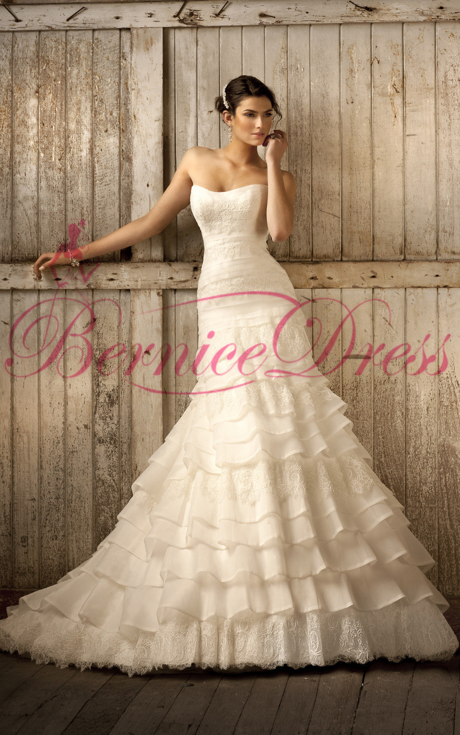 Tiered Wedding Dress
 2014 Fashion Sweetheart Court Train White Ruffled Organza