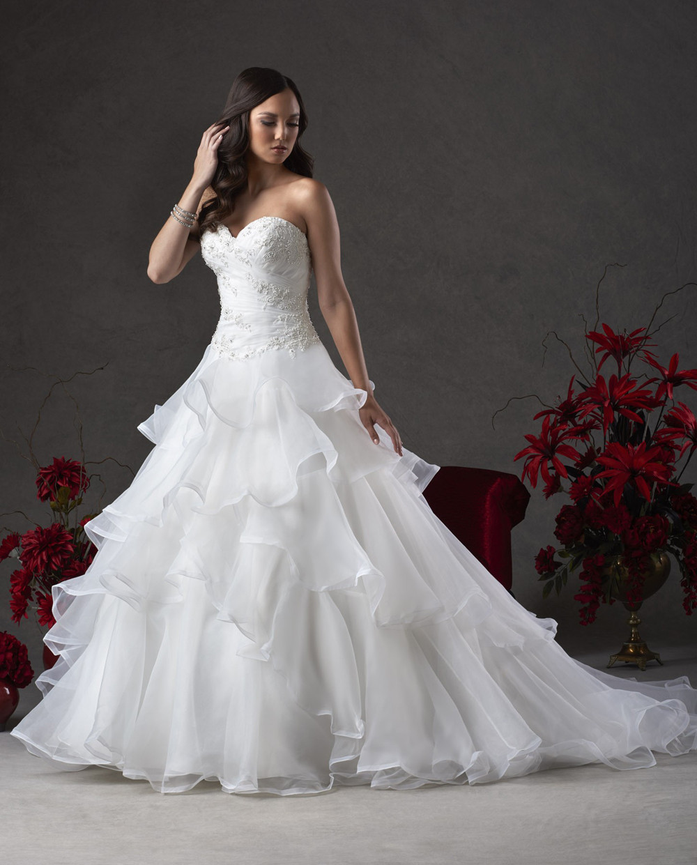 Tiered Wedding Dress
 New Tiered Appliques Wedding Dress Elegant Sweetheart Lace