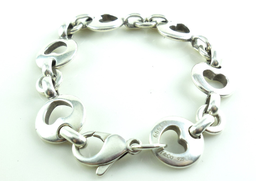 Tiffany Sterling Silver Bracelet
 1999 Tiffany & Co 925 Sterling Silver Heart Bracelet Size 7