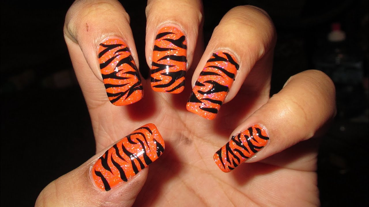 Tiger Nail Art
 Freehand Tiger Stripes Nail Art Tutorial