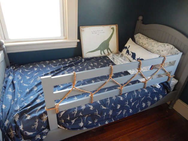 Toddler Bed Rail DIY
 7 DIY Bed Rails for Toddler Cool DIYs