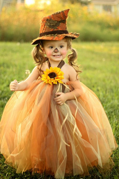 Toddler Scarecrow Costume DIY
 Forever Fairytales DIY Halloween Costumes Too Cute
