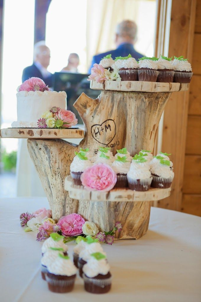 Tree Stump Wedding Cake
 50 Tree Stumps Wedding Ideas for Rustic Country Weddings