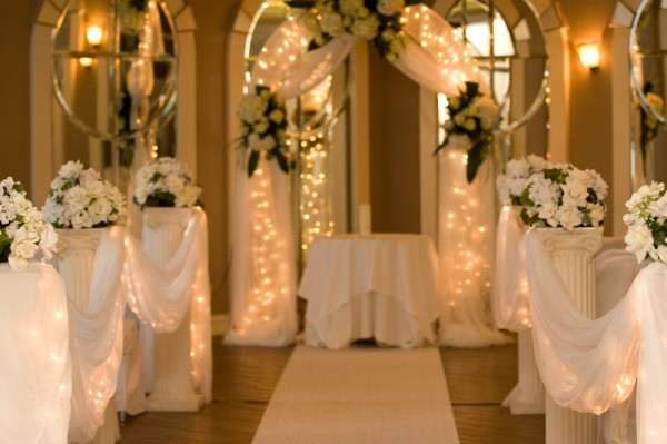 Tulle And Lights Wedding Decor
 Using Tulle and Lights for Wedding Decor