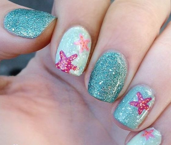 Turquoise Glitter Nails
 20 Awesome Bold Beach Manicure Ideas