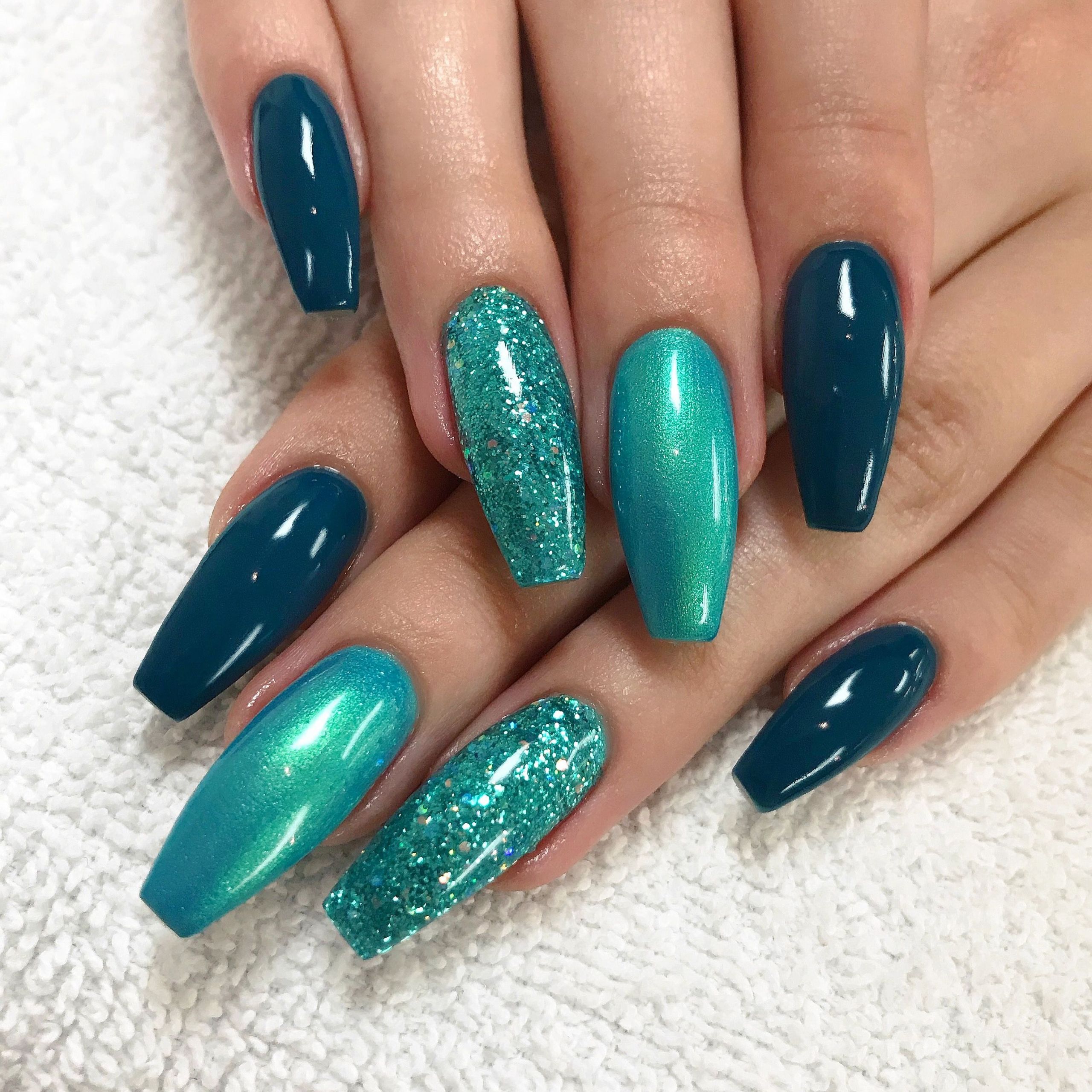 Turquoise Nail Ideas
 Turquoise glitter nails