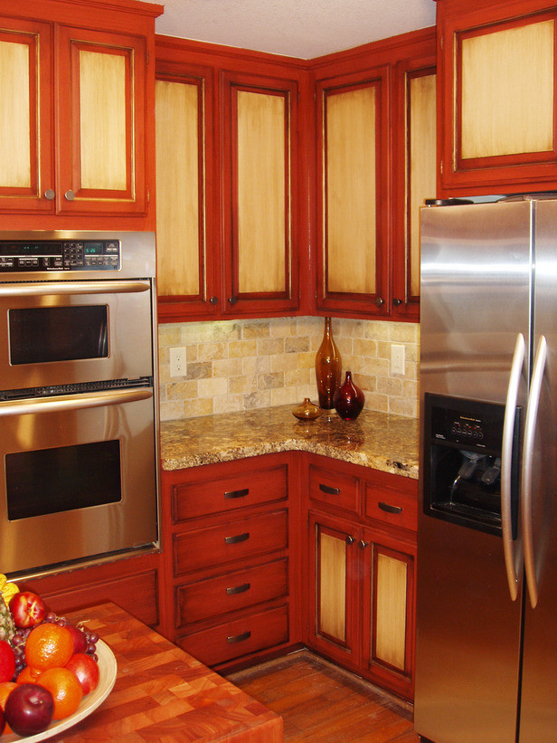 Two Colored Kitchen Cabinets
 How to Paint Kitchen Cabinets in a Two Tone Finish