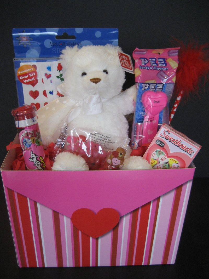Valentine Gift Baskets For Kids
 The e In e Dollar Valentine’s Day Gift Baskets for
